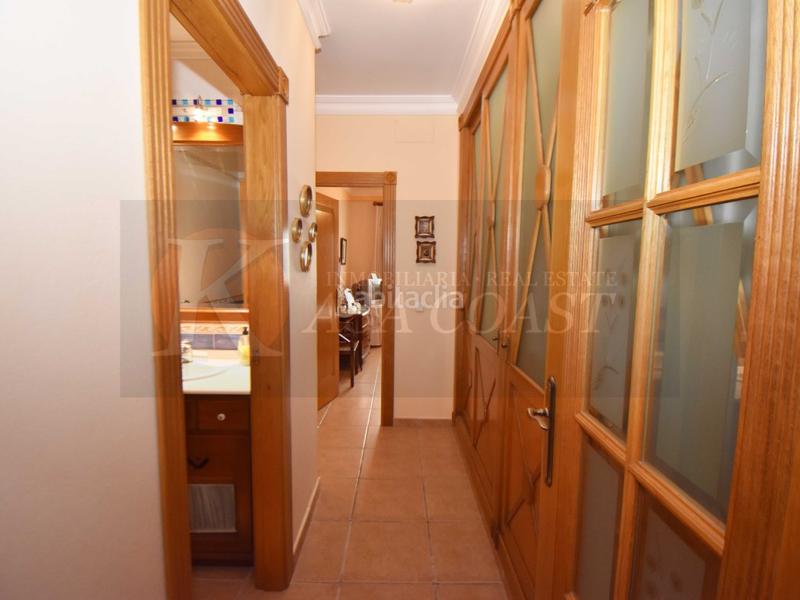 Foto 77b03f1c-af46-478c-a84e-65540c6af6fa. Piso amplio piso en venta en zona céntrica con patio de 30 m2 en Fuengirola