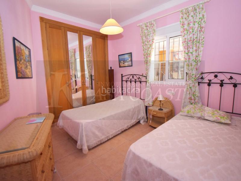Foto db8cb109-e858-4cd3-9dc5-0dbd048595f4. Piso amplio piso en venta en zona céntrica con patio de 30 m2 en Fuengirola