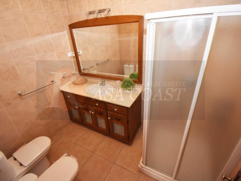 Foto efe2d3ea-b1d5-49c3-97f0-e780cc426e18. Piso amplio piso en venta en zona céntrica con patio de 30 m2 en Fuengirola