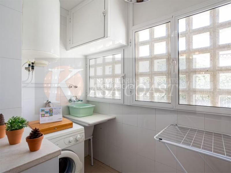 Foto 28b977f7-dada-43ce-b53a-6836ac0cf38a. Piso amplio piso en esquina en zona miramar, con garaje y trastero en Fuengirola