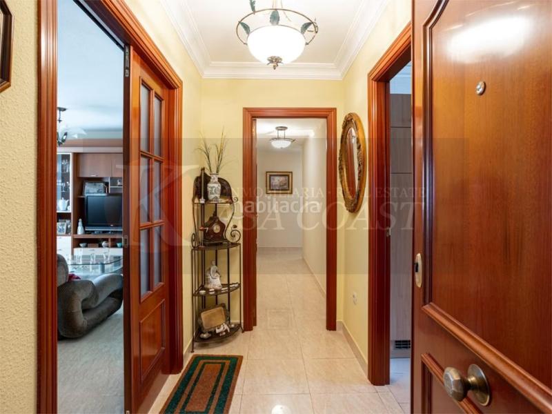 Foto 7aab2b27-e9e4-48a4-91db-a0ab66f583f8. Piso amplio piso en esquina en zona miramar, con garaje y trastero en Fuengirola