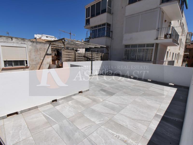 Foto 66c8fb8b-b81b-4140-80f7-4c3ef0e58ce4. Casa  reformada en venta en el centro . en Centro ciudad Fuengirola