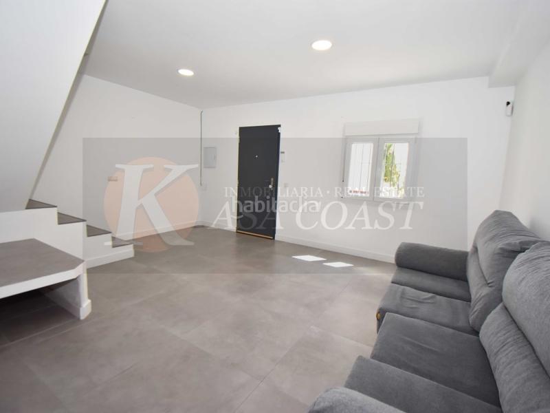 Foto 7b6c14f0-532b-467e-85d6-35518d4873e8. Casa  reformada en venta en el centro . en Centro ciudad Fuengirola