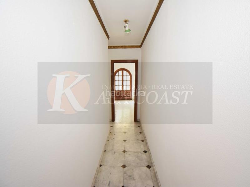 Foto 0fe2ca00-d580-49b8-9146-f0e6ff0eb2d3. Local comercial  en venta con gran potencial las lagunas, costa en Mijas