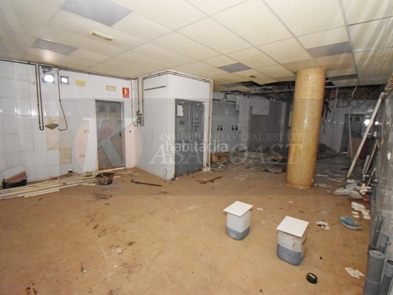 Foto 210f3701-2976-4dfc-a651-de6dfaa22045. Local comercial  en venta con gran potencial las lagunas, costa en Mijas