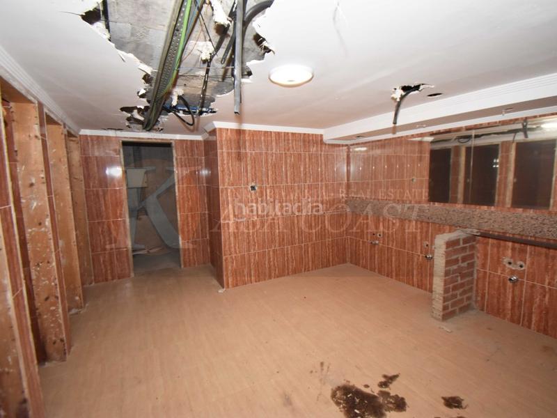 Foto 30c6216d-6801-468f-b03b-0723d90bea58. Local comercial  en venta con gran potencial las lagunas, costa en Mijas