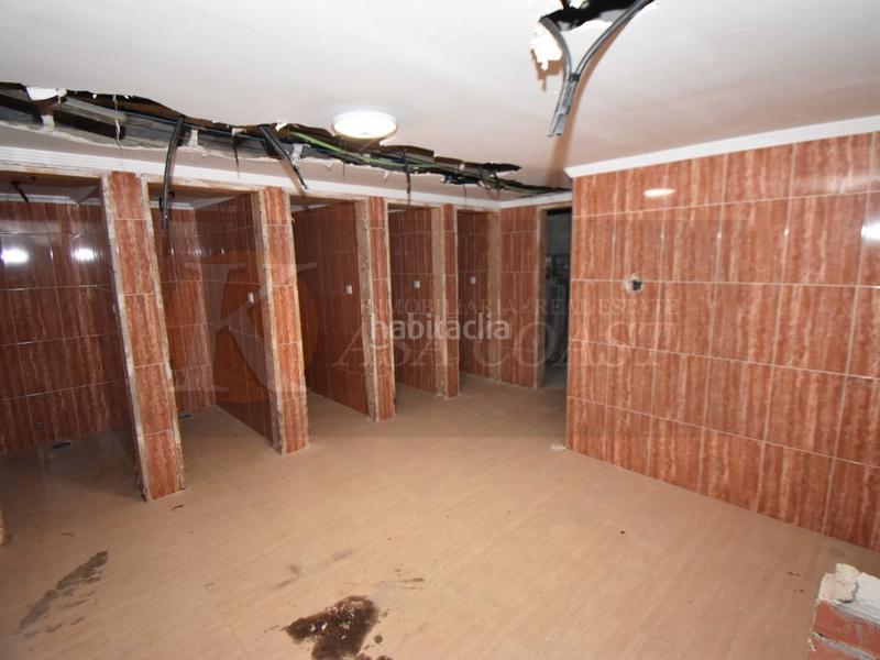 Foto 4056d111-0992-4b33-99f9-0d1c301bb028. Local comercial  en venta con gran potencial las lagunas, costa en Mijas