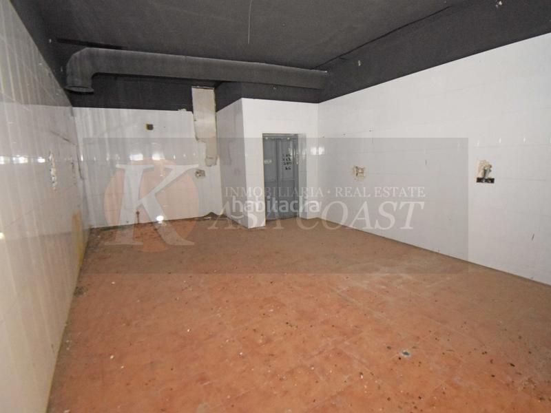 Foto 79fbc29c-bec8-4d6b-94c4-95f9ea1a04c3. Local comercial  en venta con gran potencial las lagunas, costa en Mijas