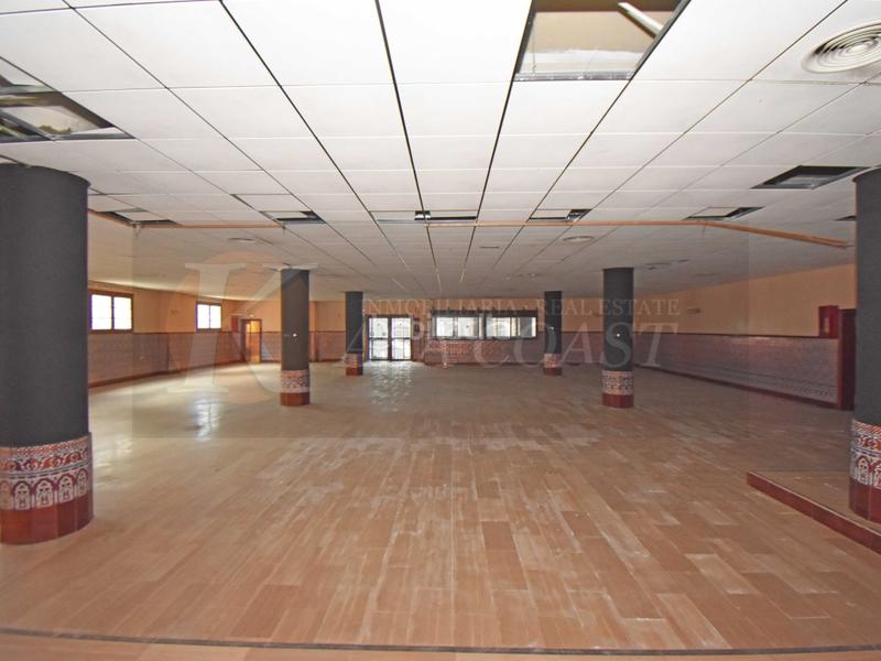Foto 7ade512b-6587-41e3-b946-f6416a8edabd. Local comercial  en venta con gran potencial las lagunas, costa en Mijas