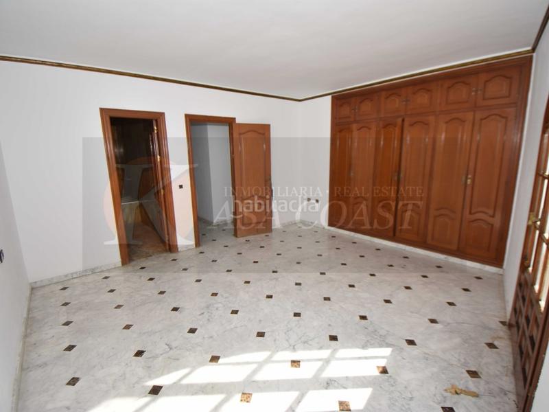 Foto b19f59d4-05e7-4b43-92b1-1439fef48437. Local comercial  en venta con gran potencial las lagunas, costa en Mijas