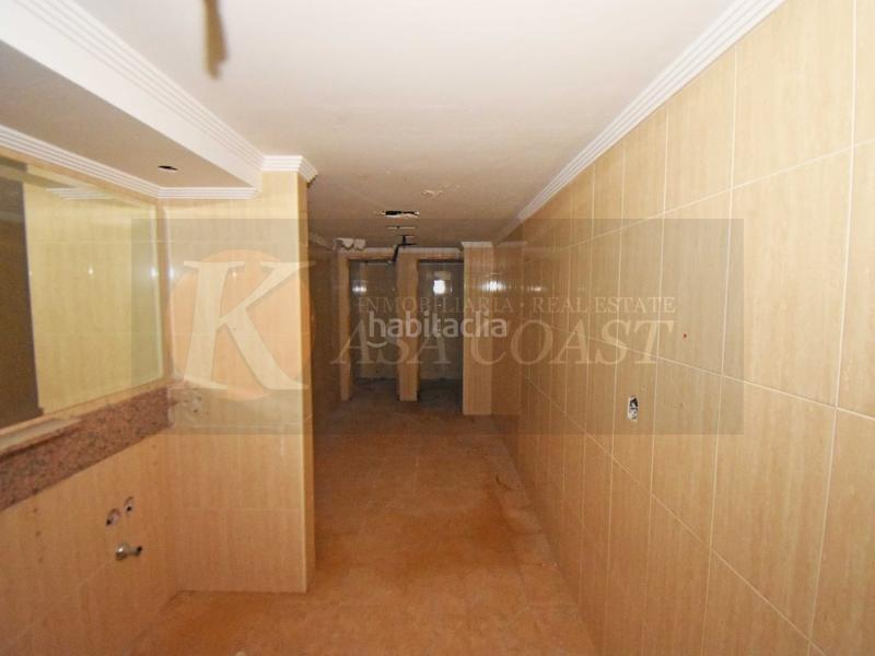 Foto bf78272f-1a26-47b8-bb46-77111296cc3e. Local comercial  en venta con gran potencial las lagunas, costa en Mijas