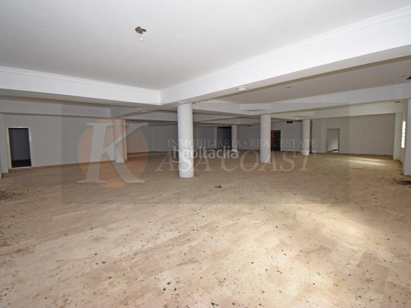 Foto eb8de31c-9b33-409c-97bd-219b965a8168. Local comercial  en venta con gran potencial las lagunas, costa en Mijas