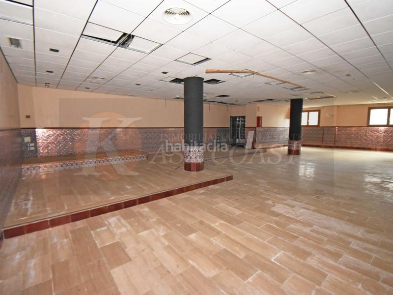 Foto fbbb8382-24d9-4f3f-a6d4-9141f03856ad. Local comercial  en venta con gran potencial las lagunas, costa en Mijas