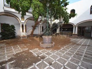 Local Comercial en Los Árboles. Local comercial en venta con gran potencial  las lagunas, mijas