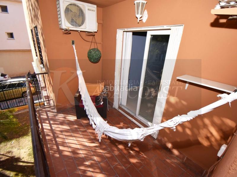 Foto 09c39d00-7219-4d10-b677-bd7aababbd3f. Piso  en venta en las lagunas, costa con terraza y garaje incluido en Mijas