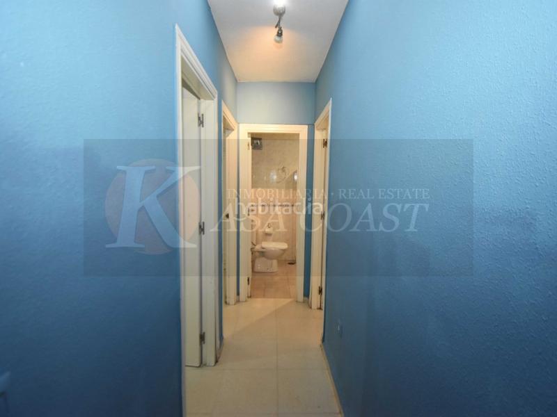 Foto 9a1222e9-69f1-4df6-9739-e3c557bb280a. Piso  en venta en las lagunas, costa con terraza y garaje incluido en Mijas