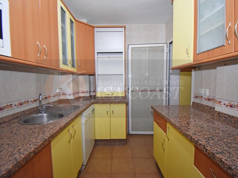 Foto e3d00130-8298-4050-b3be-0be7845b9ce1. Piso  en venta en las lagunas, costa con terraza y garaje incluido en Mijas