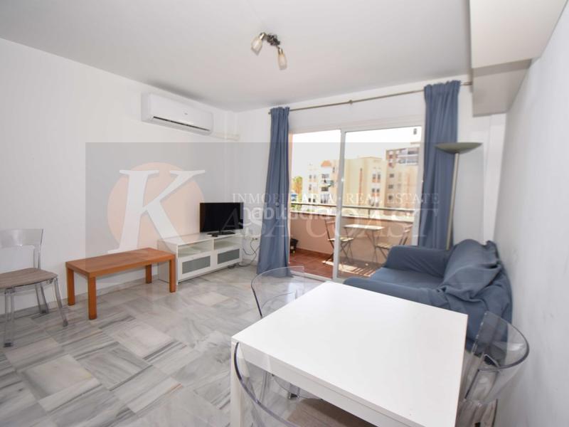 Foto b92a2afd-2155-4b04-a042-7b6b9214ed7d. Piso  en venta en plaza de toros, con licencia turística en Fuengirola