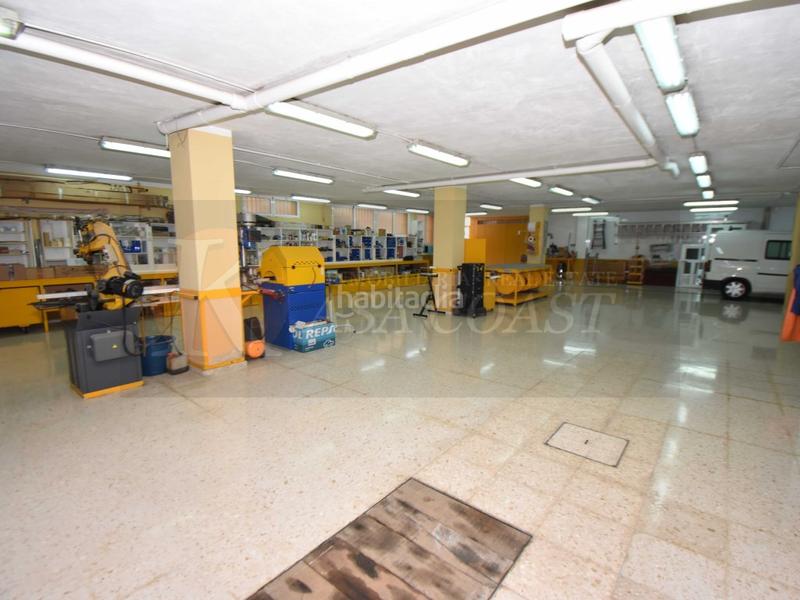 Foto e7eb2f90-47a4-4435-ae45-1d1d36b9ead4. Local comercial  en venta en las lagunas, costa ideal para negocios industriales o logísticos en Mijas