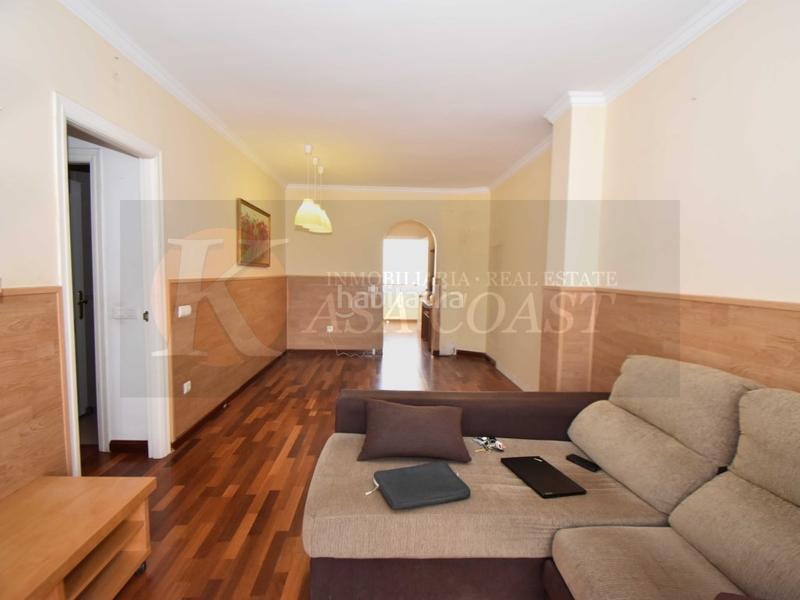 Foto 1b678cc5-4c33-43de-85d2-99b3fe61730c. Piso  en venta en las lagunas, costa con piscina, garaje y trastero en Mijas