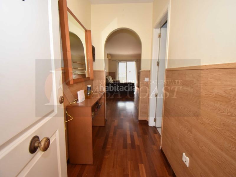 Foto 1cb4bf7e-dfbc-4438-859d-6cc042e4830e. Piso  en venta en las lagunas, costa con piscina, garaje y trastero en Mijas