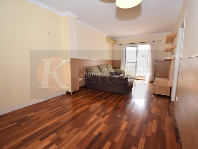 Foto 300e6012-dabb-445c-be5f-c475757e7668. Piso  en venta en las lagunas, costa con piscina, garaje y trastero en Mijas