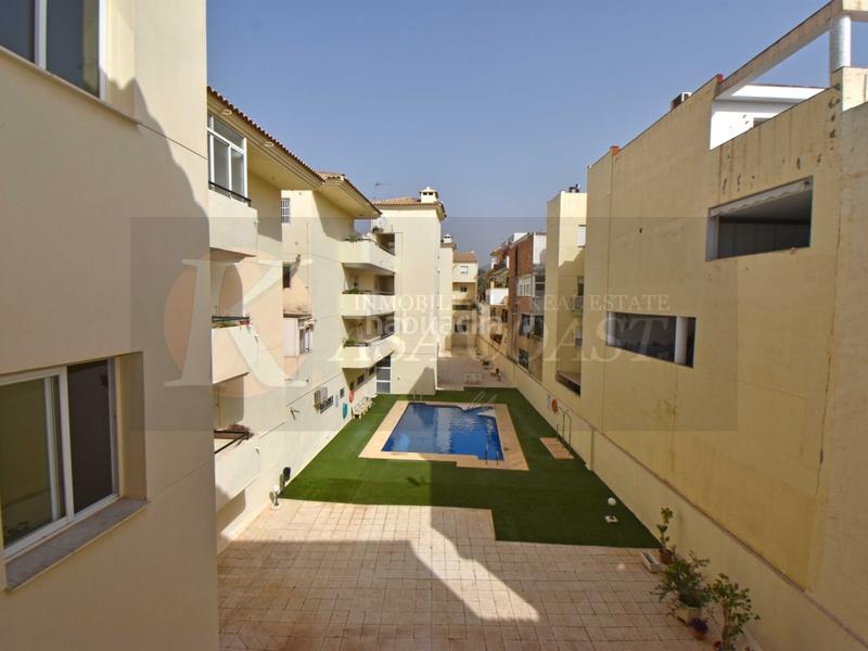 Foto 9421e7fa-8a5c-487e-9994-481eb2be144a. Piso  en venta en las lagunas, costa con piscina, garaje y trastero en Mijas