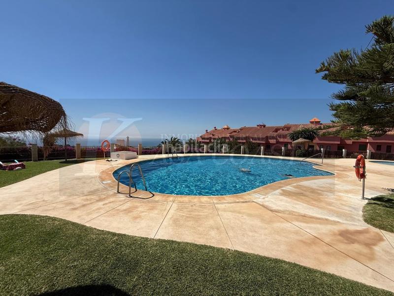 Foto 40116bdf-ecbc-4191-8385-5b2068988d80. Pis amb piscina a Torreblanca del Sol Fuengirola