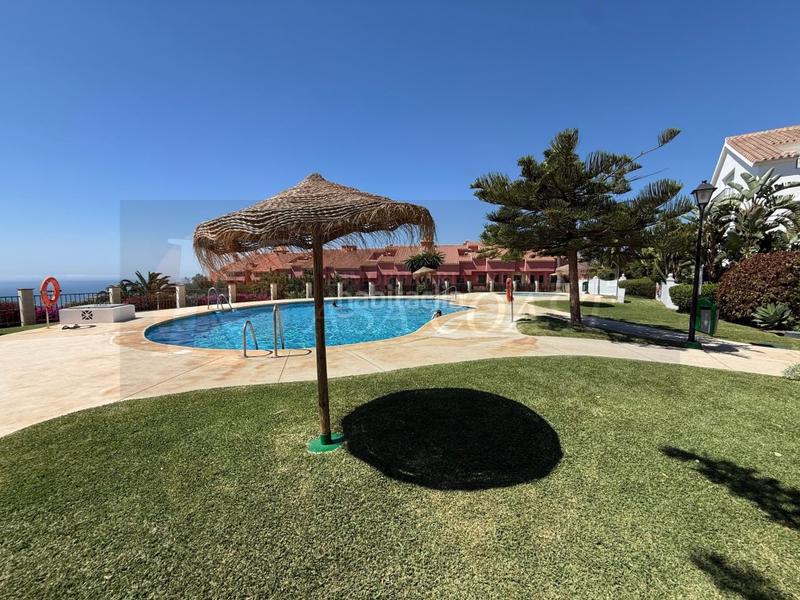 Foto 5a5cf51b-5d99-4ad9-8651-5b800bbf6b93. Pis amb piscina a Torreblanca del Sol Fuengirola
