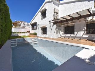 Maison à Castillo Sohail - Myramar. Villa independiente con piscina privada en miramar, fuengirola