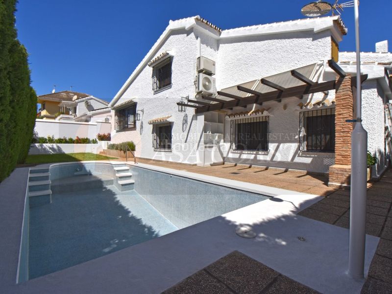 Foto 0dfe070a-bf0d-4370-903a-150dba867d92. Casa amb aparcament piscina a Castillo Sohail - Myramar Fuengirola