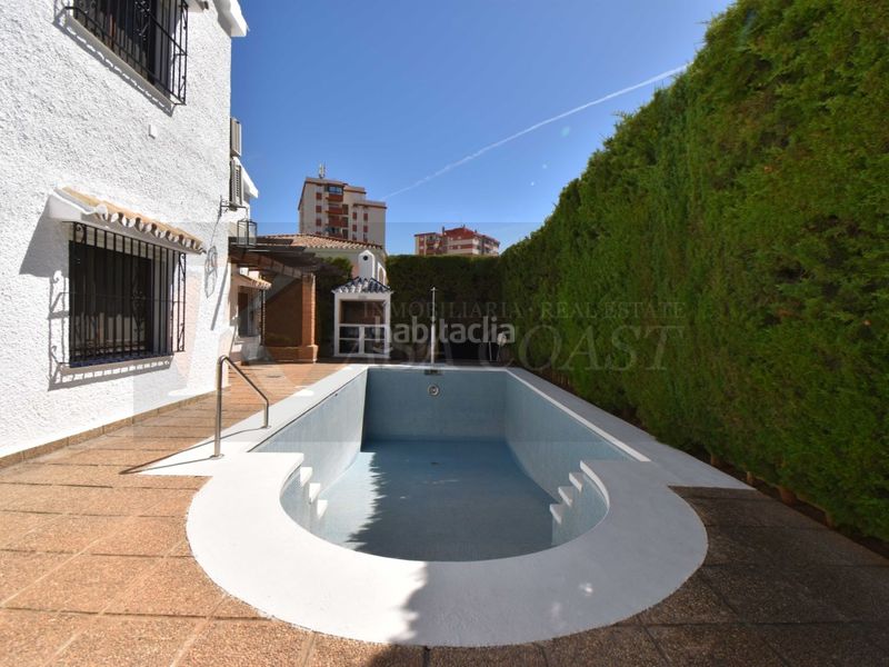 Foto 74ef21d4-a5a4-4687-b13a-e5b9db156c72. Casa amb aparcament piscina a Castillo Sohail - Myramar Fuengirola