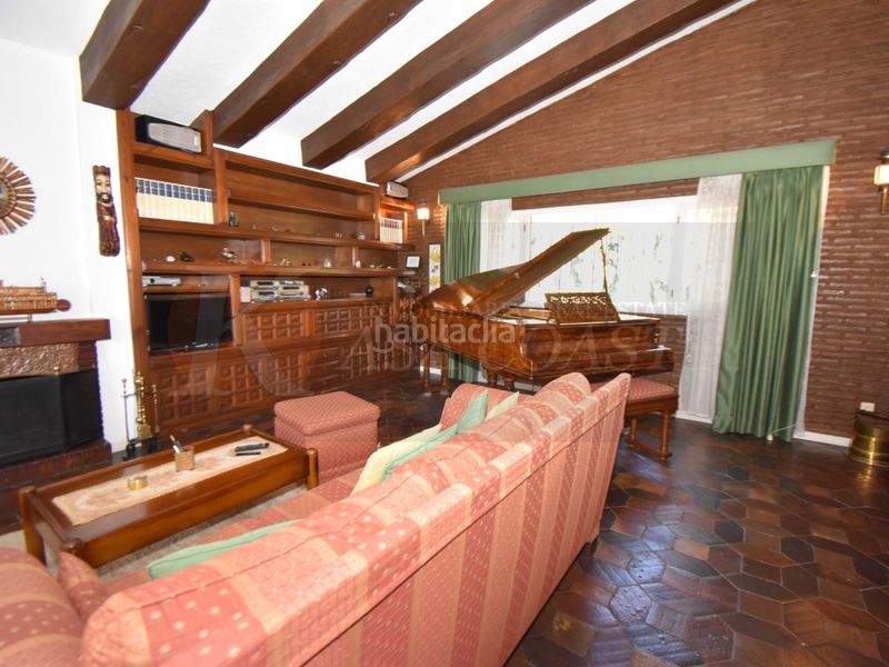 Foto 866d2907-0047-43c5-b1ab-2d6975bee556. Casa amb aparcament piscina a Castillo Sohail - Myramar Fuengirola