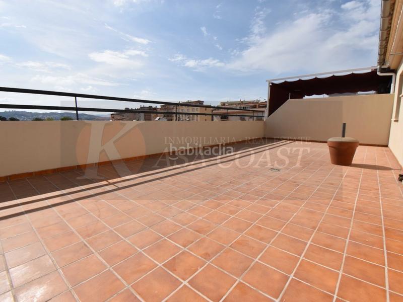 Foto ec977755-69f3-4f5c-ac3a-1b4dc2850a23. Àtic amb aparcament piscina a Los Ríos Mijas