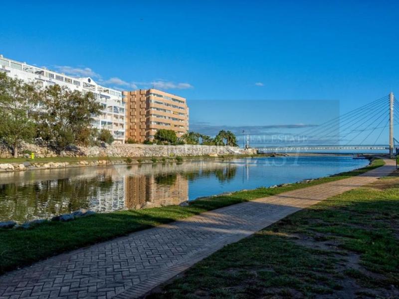 Foto bd21baa8-68dd-4c7d-8386-db708d3ea493. Appartement avec piscine dans Castillo Sohail - Myramar Fuengirola