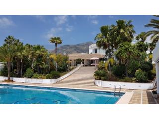 Casa a Mijas pueblo. Exclusiva villa de lujo con vistas panorámicas al mar  carretera