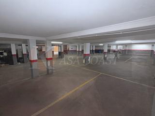 Parking voiture à Puerto Deportivo. Conjunto de 10 plazas de aparcamiento en el centro de fuengirola