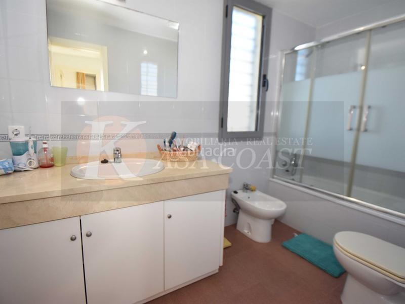 Foto 0185cabe-7e11-4cf1-bba9-14881bce8bf2. Casa bifamiliare con parcheggio piscina in Torreblanca del Sol Fuengirola