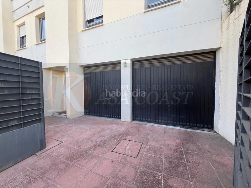 Foto 6c854fd9-91fb-450c-af39-4d2d82d8795b. Casa bifamiliare con parcheggio piscina in Torreblanca del Sol Fuengirola