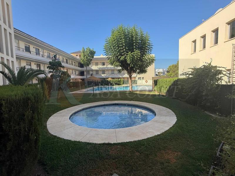 Foto 829f5a9e-368b-4e10-bc37-c0d9f9028c68. Casa bifamiliare con parcheggio piscina in Torreblanca del Sol Fuengirola