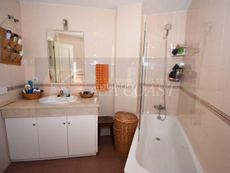 Foto 8fc78fbc-7b9d-4224-ab51-ed3d639d9764. Casa bifamiliare con parcheggio piscina in Torreblanca del Sol Fuengirola