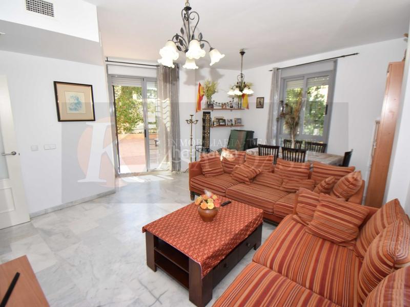 Foto 9331cd37-882b-4c16-b2b1-c6d40c7a93ea. Casa bifamiliare con parcheggio piscina in Torreblanca del Sol Fuengirola