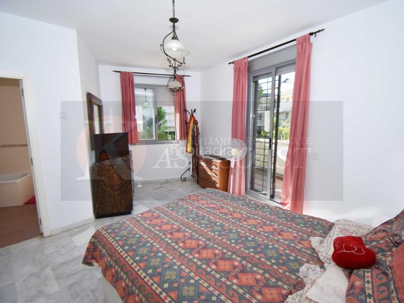 Foto db307e97-e58b-48ac-870f-f1788201cf84. Casa bifamiliare con parcheggio piscina in Torreblanca del Sol Fuengirola