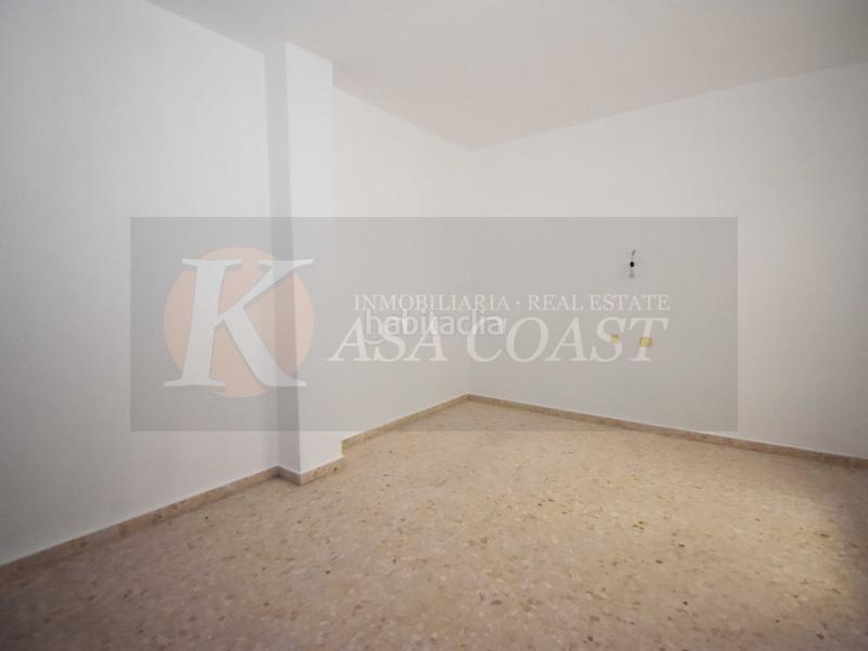 Foto a0312008-7336-49ef-a8ca-b24ae4d08eeb. Pis a Puerto Deportivo Fuengirola