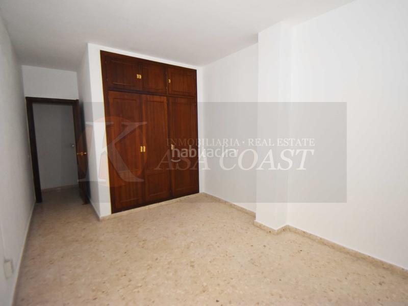 Foto b1e3d8cb-52e8-40a4-832a-4488cbbbb51c. Pis a Puerto Deportivo Fuengirola