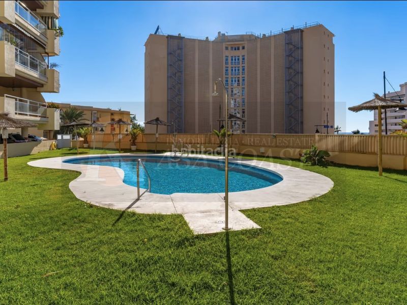 Foto 2bba7f15-c7b6-4c2d-83ac-827c0a21b935. Pis amb piscina a Las Gaviotas - Carvajal Fuengirola