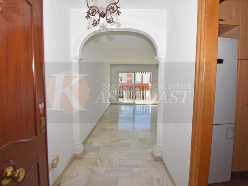 Foto f5d90aa5-8a95-4bfb-977d-80855c405c35. Pis amb aparcament piscina a Centro ciudad Fuengirola