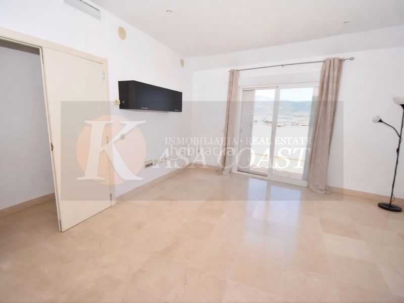 Foto 2a60a5d9-ce38-4313-9d7d-a75901685e38. Àtic amb aparcament a Castillo Sohail - Myramar Fuengirola