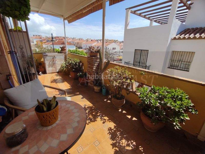 Foto 552a16c5-19c0-4f27-a10e-ea852c3672e1. Casa aparellada amb aparcament piscina a Los Ríos Mijas