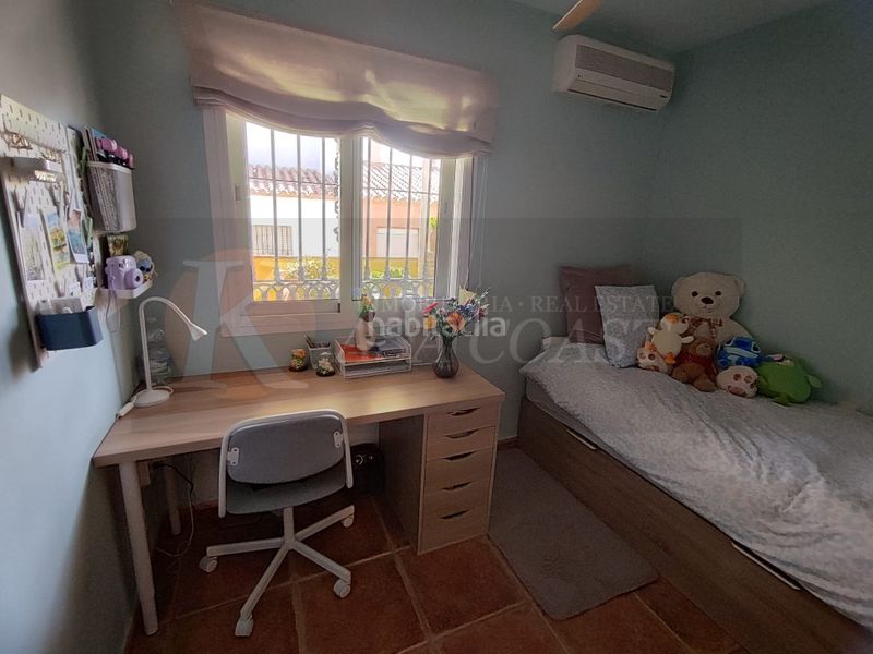Foto b00d8c2c-878e-454a-93be-6080d522e4d2. Casa aparellada amb aparcament piscina a Los Ríos Mijas